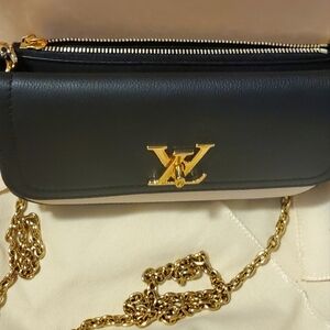 Louis vuitton phone purse with detachable chain